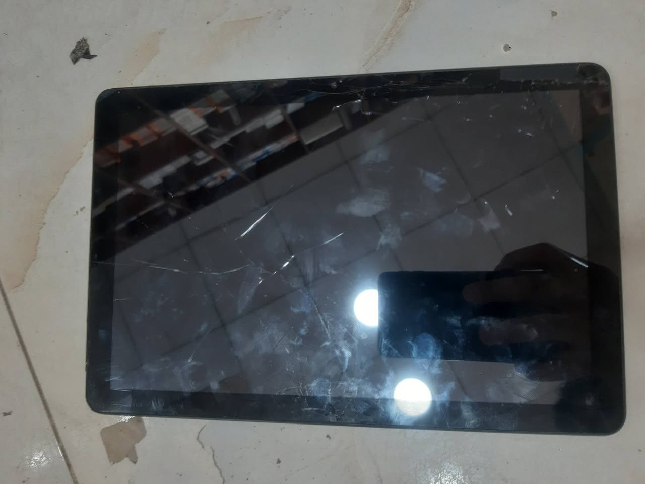 آيباد نقص شاشات
سعره القطعه 20 الف 
توصيل موجود 
***********
