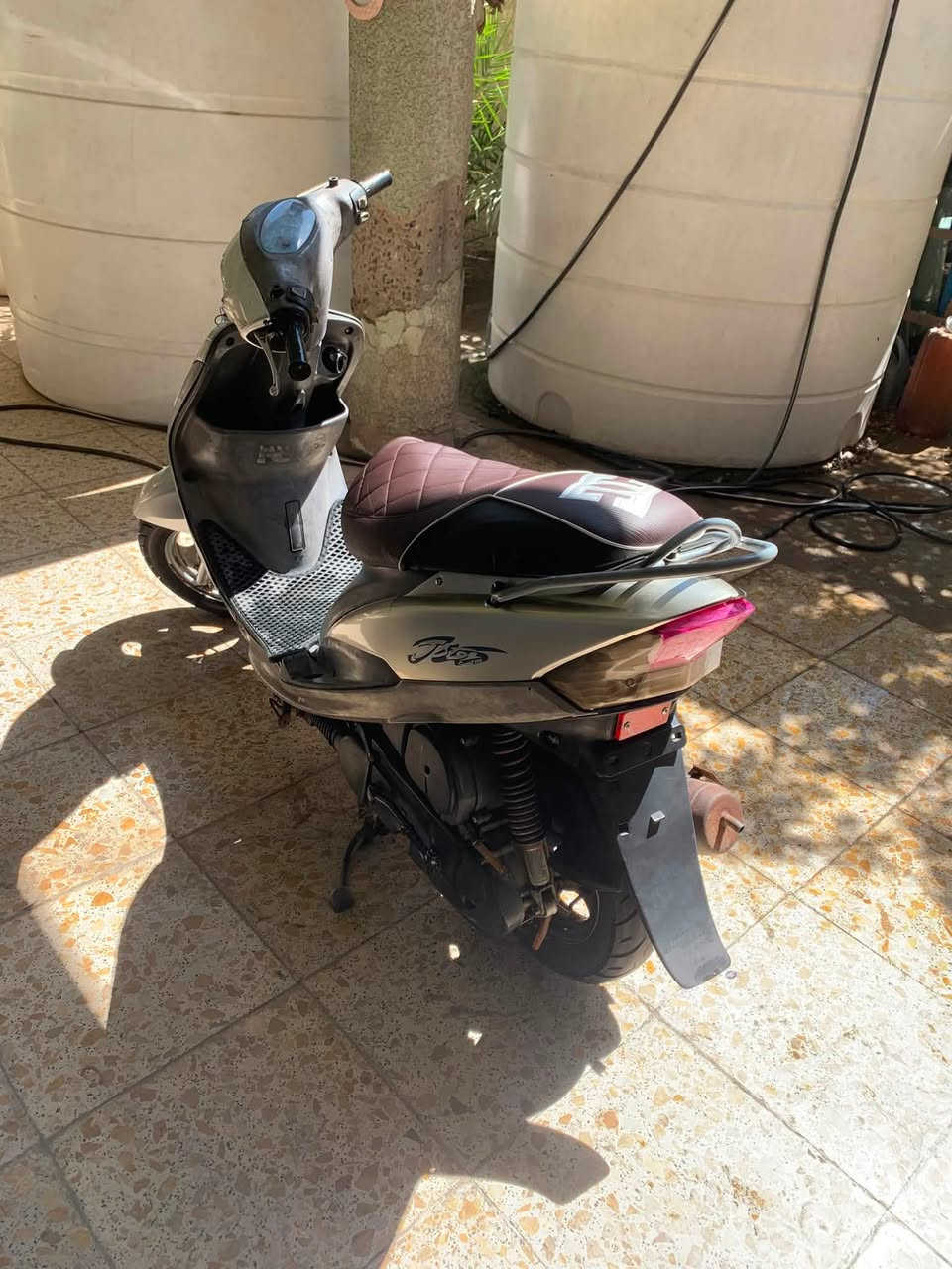 ماكس منغولي للبيع كفاله عامه  لسعر ٥٧٥  وبيه مجال مكان حله مركز مدينه ابو ٣٥٠ لا تراسلني *********** واتساب موجود
