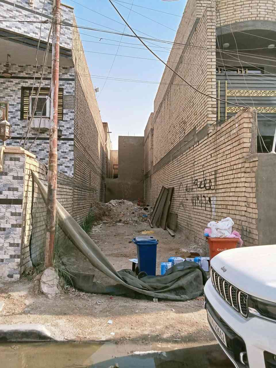 السلام عليكم
قطعه أرض للبيع 
حي الجهاد ديوان المخابرات 
الملحق 
الواجه (4)م
النزال(25)م
السعر 133 مليون 
للاستفسار الاتصال *********** أبو محمد
