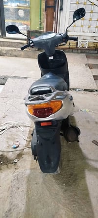 دراجة اكزز جديدة طالعه من الحاويه صارله اربع اشهر  واتساب  07822632266