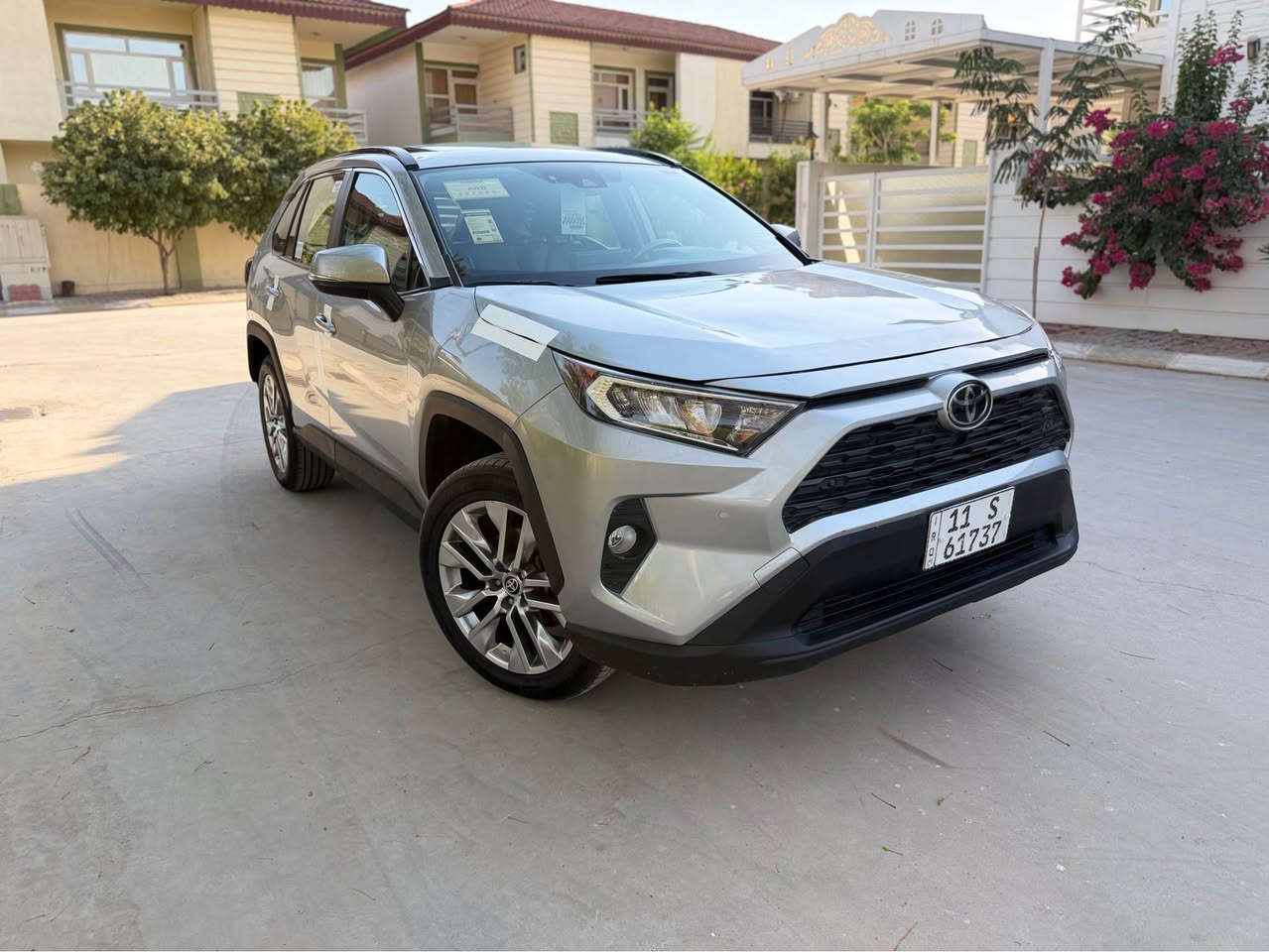 ‎راف فور فئة XLE premium صناعة ياباني وارد امريكي
‎موديل 2020 اللون سلفر
‎غرفةجلد اسود  
‎محرك ٤ سلندر ٢٥٠٠
‎ماشية69 الف ميل بسس 
‎فتحة سلايد.كشن كهربائي  . بصمة ابواب .بصمة تشغيل 
تشغيل عن بعد 
‎شاشة  car play android auto
‎صندوق كهرباء . مقاعد خزن 
‎٣ انظمة قيادة (سبورت ايكو كومفورت)
‎رادارات أمامية، نقطة عمياء ،نافيكيشن ،تراكشن. اوتو هولد ،تبريد قطعتين
شحن وايرليس 
‎ ويل ١٩ كروم 
‎سيارة رقم بغداد دولي شرط التحويل 
‎السعر 158ورقة اعلى فئة بالراف بريميوم
‎الضرر اربع قطع صبغ اشويه طرف السائق بيها دواخل 
مكاني كركوك 
*********** كركوك, العراق
