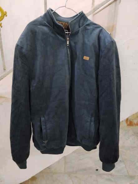 قمصله قديفه ملبوسه مره جديده قياس 5x مشتريه30البيع 20 للاستفسار الاتصال على *********** العنوان الاسكان الصناعي نهاية نزله الجامع
