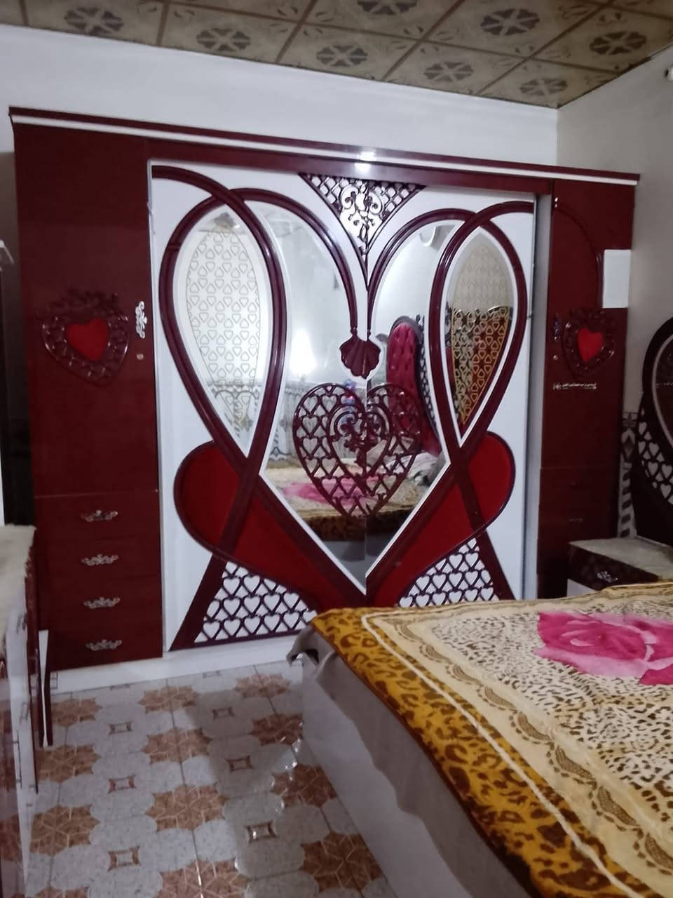 غرفة تركيه نضيفه 9 قطع ضخمه
500 بي مجال قليل حق الكروه مكان ديوانيه


**إذا كنت صاحب هذا الإعلان وتريد حذفه لأي سبب، رجاءا أرسل رسالة إلى الدعم الفني**