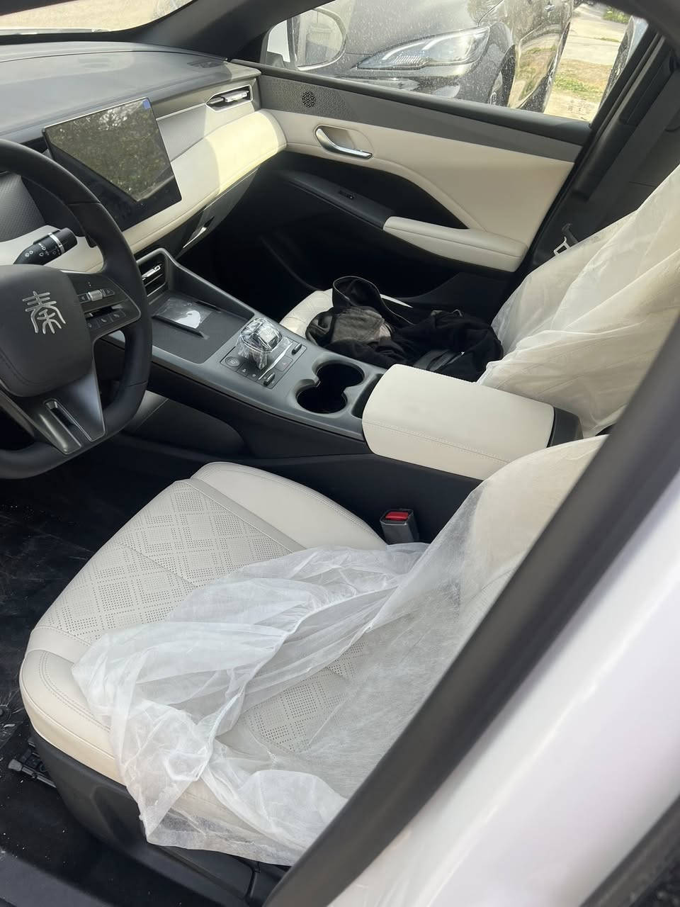 بي واي دي كن بلاس موديل 2025 زيرو
مستلم سنويه باسمي وبقت لوحات باجر اثبت لوحاتها 
من تشتري عقد مروري وباجر تبصم باسمك مرقم وكامل

💵 السعر 119 ورقة بالعراقي 18.500.000 
📍بغداد عامرية *********** اتصال او واتساب
