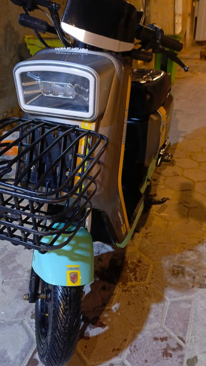 دراجه شحن جديده كليش
450 بيه مجال قليل رقم الموبايل 
(***********)
