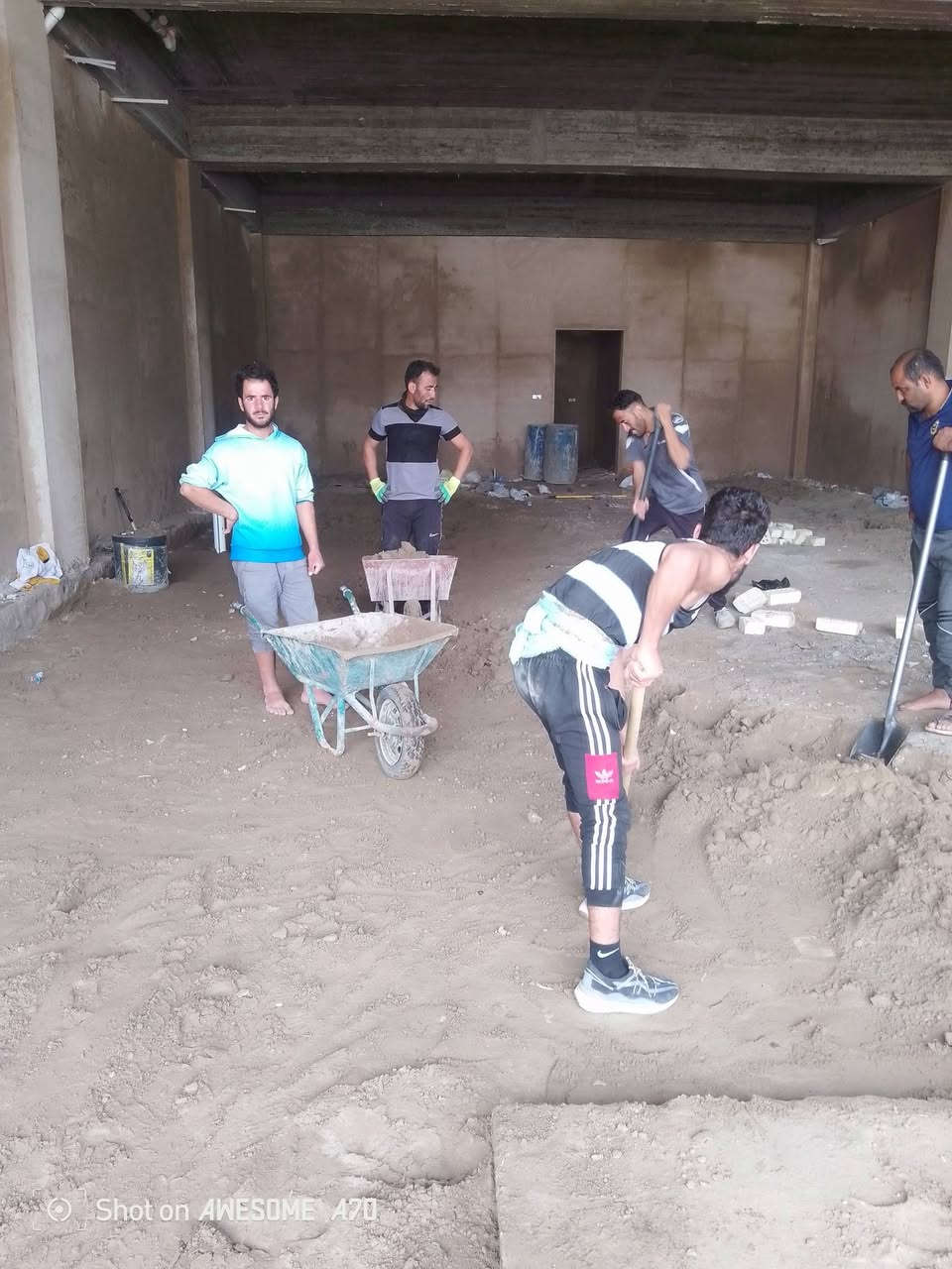 سلام عليكم  / يوجد كادر عمل جاهز  تصعيد مواد  / تنضيف بيوت  / تفليش  / تكشيط  / دفن نهري  / شقلنه ليل ونهار  / وماعليك بكلشي تاخذ شقل جاهز مني  / ومعداتنه جاهز وسياره تجيك للبيت ماعليك بس تصال على رقم/  ، ***********
