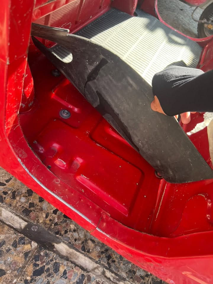 السلام عليكم
تكتك 20 شهر 11
بدون ضربه بدون صبغ نهائيا شخوط بسيطه جدا تحتاج بوليش
مكينه مكفوله تكتك مابيه نقص برغي دهن كل ٨ بترومين
بسمي مكاني الامين الثانيه
***********
معروضه ب7000 ومجال كلش بسيط
