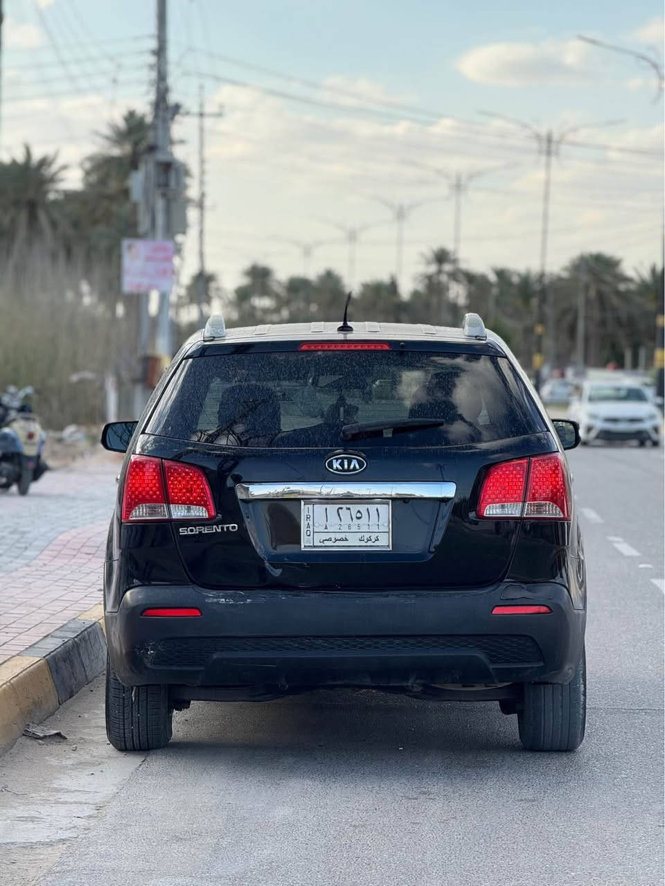 سلام عليكم 
للبيع سورنتو ٢٠١٣ وارد امريكي السياره بدون حادث بس بيه صبغ بل باب الصدر يعني قطعه وحده السياره كلش نضيفه.

الموصفات/
السياره 4X4 وتكدر تفصله يصير سحب امامي
المحرك ٦ سلندر ٣٥٠٠ LX
السياره بيه نضام المنحدرات
سياره ٧ راكب
قطعتين تبريد شغال
السياره ماشيه 164

مكان السياره كربلاء السعر 140$
رقم التلفون *********** كربلاء, العراق
