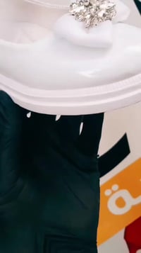 شركة الصالح • أحذية جملة • جملة فقط