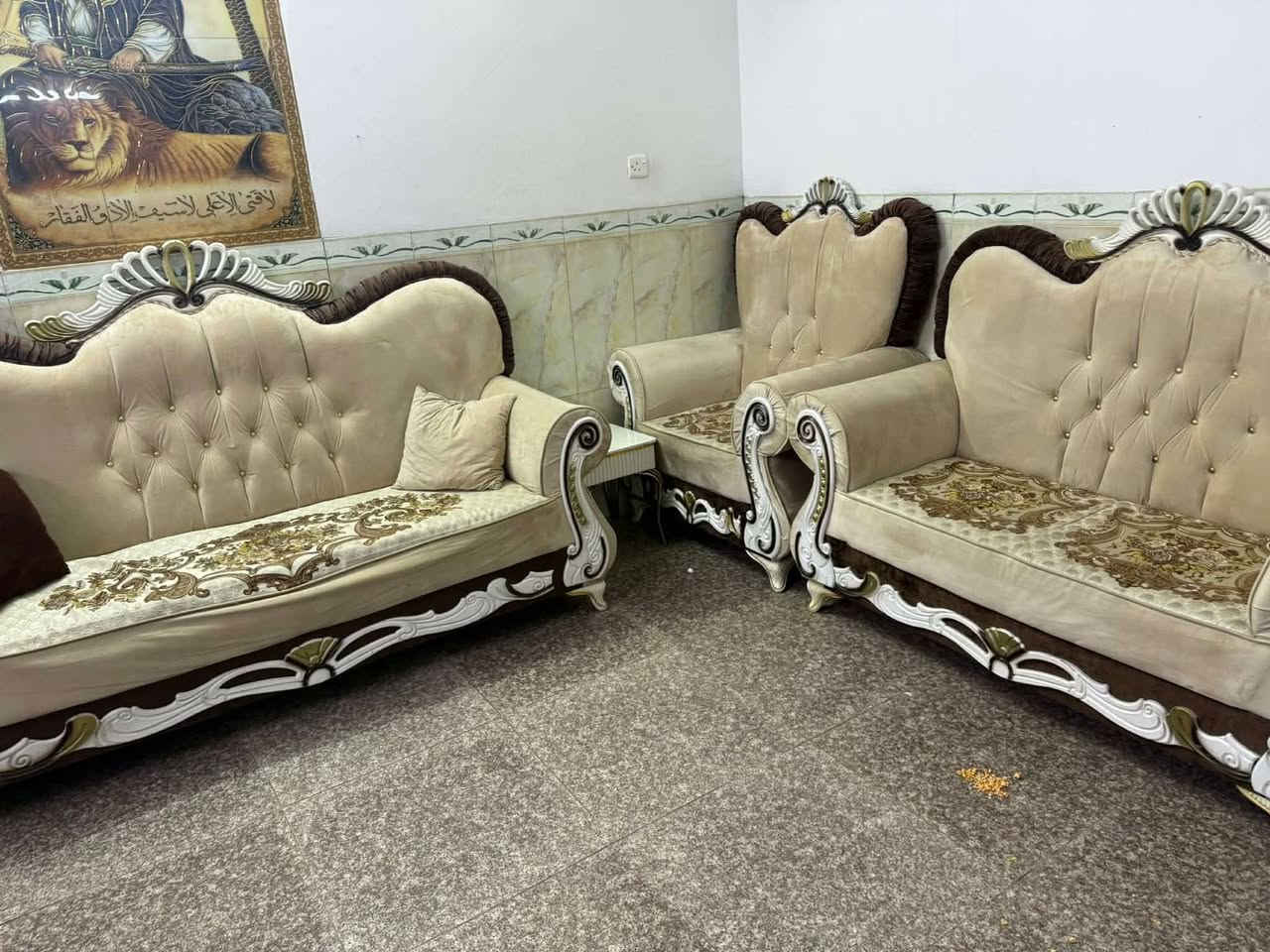 #بيع_مستعجل📌👇🏻
تخم ملكي للبيع (١٥) مقعد مثل الصور💯
العنوان #بغداد_البنوك📍للمزيد مراسلتي✅👍


**إذا كنت صاحب هذا الإعلان وتريد حذفه لأي سبب، رجاءا أرسل رسالة إلى الدعم الفني**