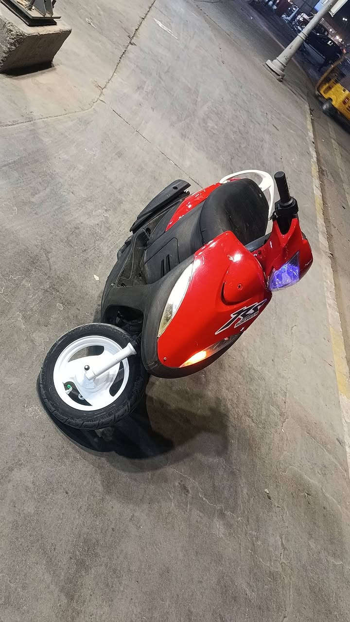 سلام عليكم
دراجة ماكس عدله 
دراجه حلوة ومامله مابيه اي نقص بس 
باتري يردله وكهربيات كله شغاله ومكينه حلوة كلش 
شلعه معدل بوشه 55 دراجه حلوة حيل مكان بغداد المشتل 
***********بي وتساب رسلني وبخدمتك
