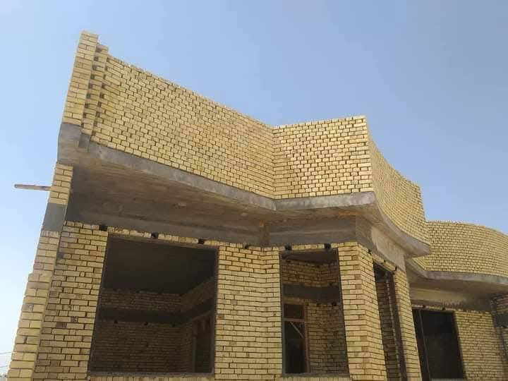 هاذي أحد عمالي من البناء في الكوت مع اخوكم أبو حسين الخلفه للبناء ***********
