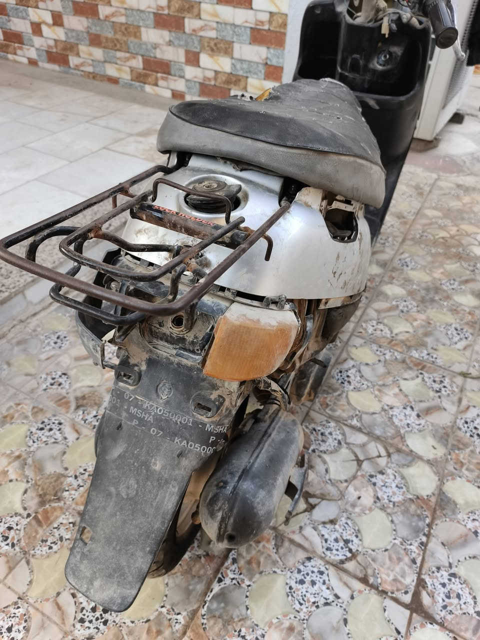 السلام عليكم زعره للبيع دراجه شغاله مكينه شغاله مو كايمه دراجه متروكه نقصها كابريته بس تايرات جدد مكينه نضيفه كلجات نضيفه بس كبريته نقصها ومثل ما ذكرت دراجه متروكه غراضها كامله كلها حط سعرك عجبني ابيعك دراجه انضف بل عين صور ضالمه هواي تفاصيل


**إذا كنت صاحب هذا الإعلان وتريد حذفه لأي سبب، رجاءا أرسل رسالة إلى الدعم الفني**