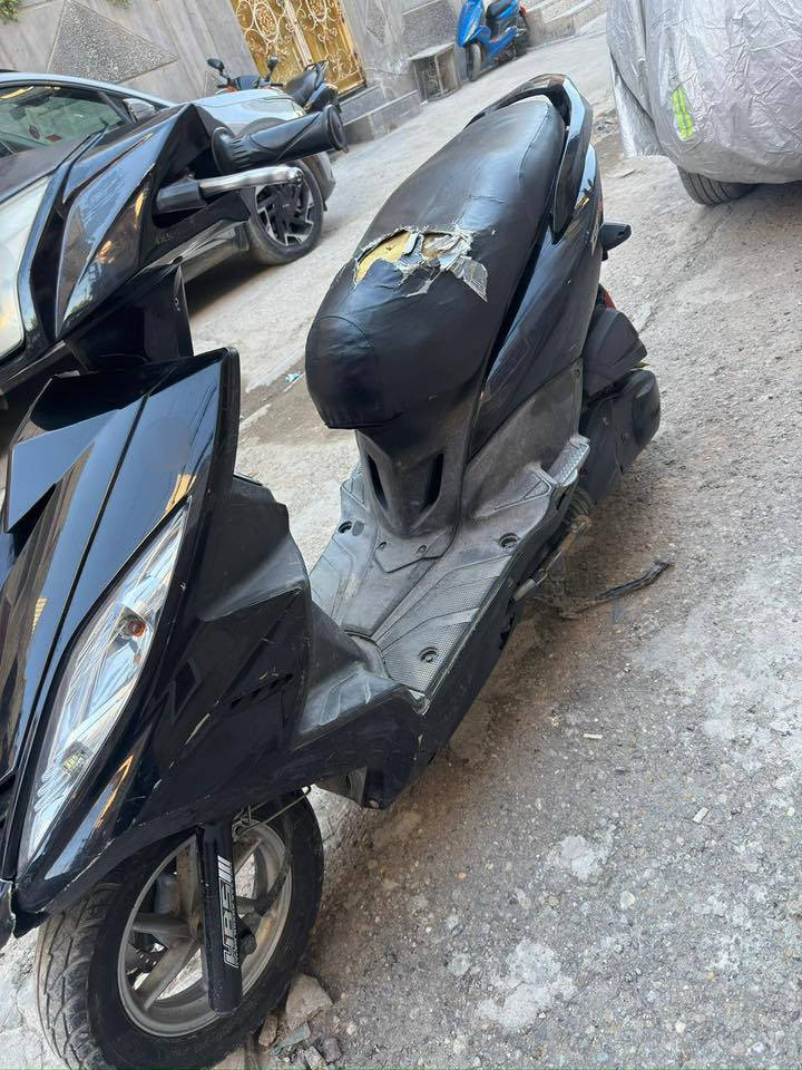 سلام عليكم جيتي أر للبيع الداجه نضيفه مصار هواي منزلهامن الرمبه بيها بس كسر بل بجم السعر 850بيها مجال بسيط 
للاتصال ***********
