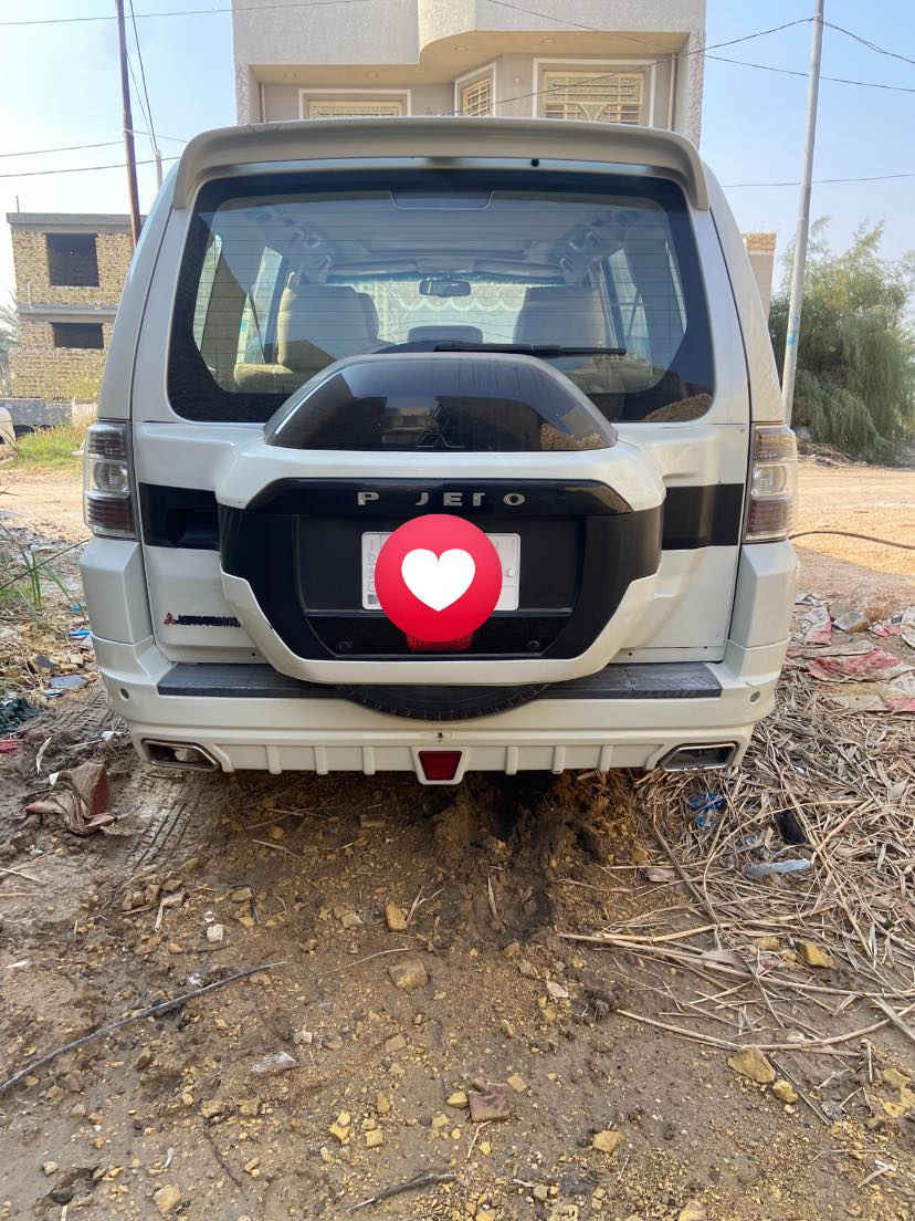 السلام عليكم 
سياره نوع متسيبوشي(بايجيرو) للبيع
موديل 2009 محدثه 2018
السياره نضيفه جداً مابيها اي عيب
مكفوله كفاله عامه من الضربه والصبغ موجود لها سونار
السياره حبتوره عدا الدمام
كراسي كهربائيات مال السياق والصدر
محرك مامفتوح على الفحص
سنويه لل28 تحويل ثاني يوم 
كهربائيات أيرباك كله شغال
باتري جديد أصلي اشترينا ب110
تخم تاير نضاف
تبريد 3 قطع تدفئه تبريد كله شغال مع شاشه لمس ونضام كاميرا خلفيه مع الرجوع 
السياره شلعه ومعدل جداً قويه ومعروفه بالسرعه والرزانه جامات شفط 6سلندر وارد خليجي رقم بغداد.

السعر (140ورقه) وبيها مجال
العنوان (بابل-حله-مركز المدينه-قرب جسر الهنود)
رقم الهاتف للأستفسار أكثر
***********
(أبو أحمد)
