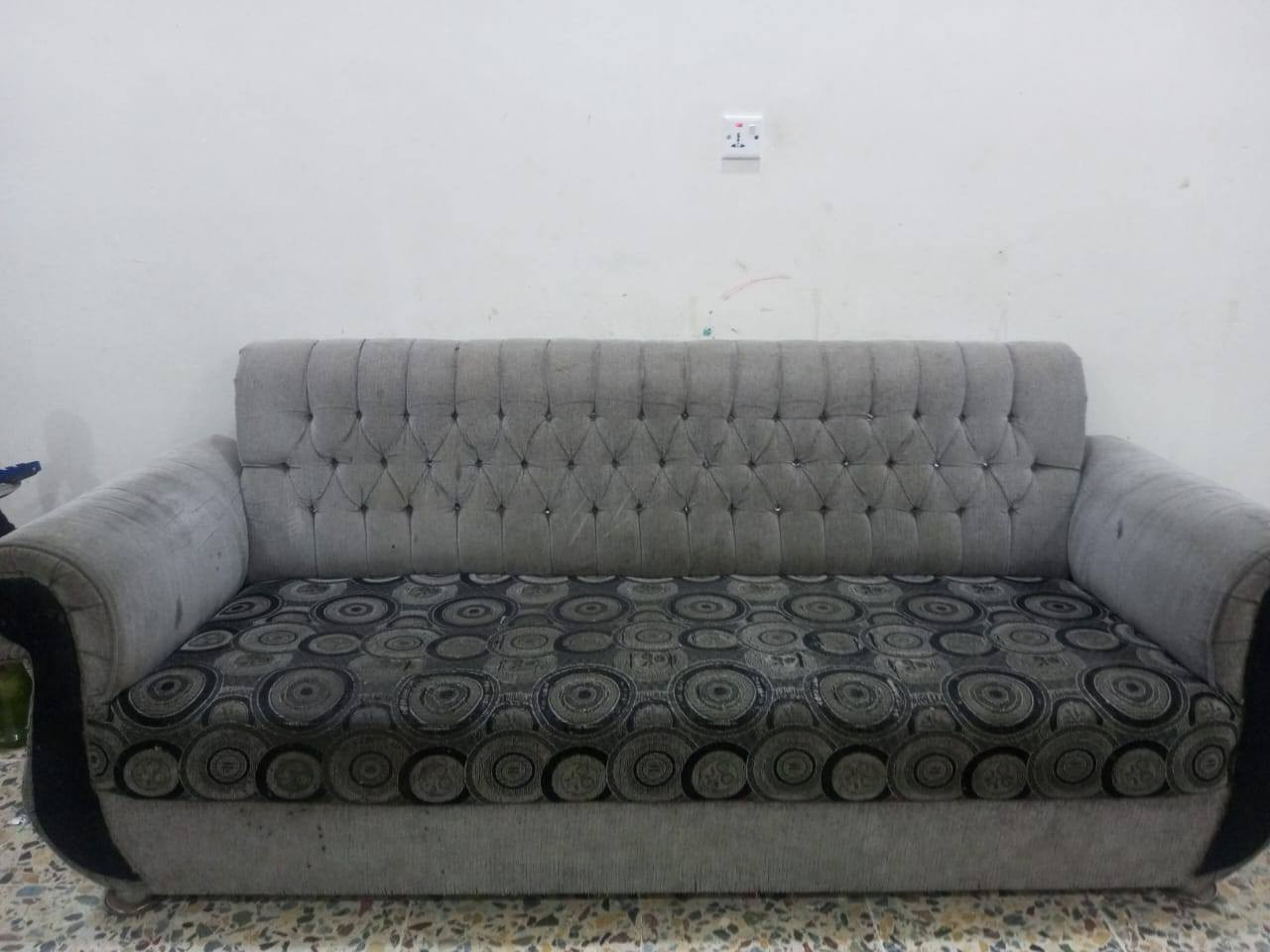 تخم للبيع سعرة 150 مكانة المسارة الولى ***********
