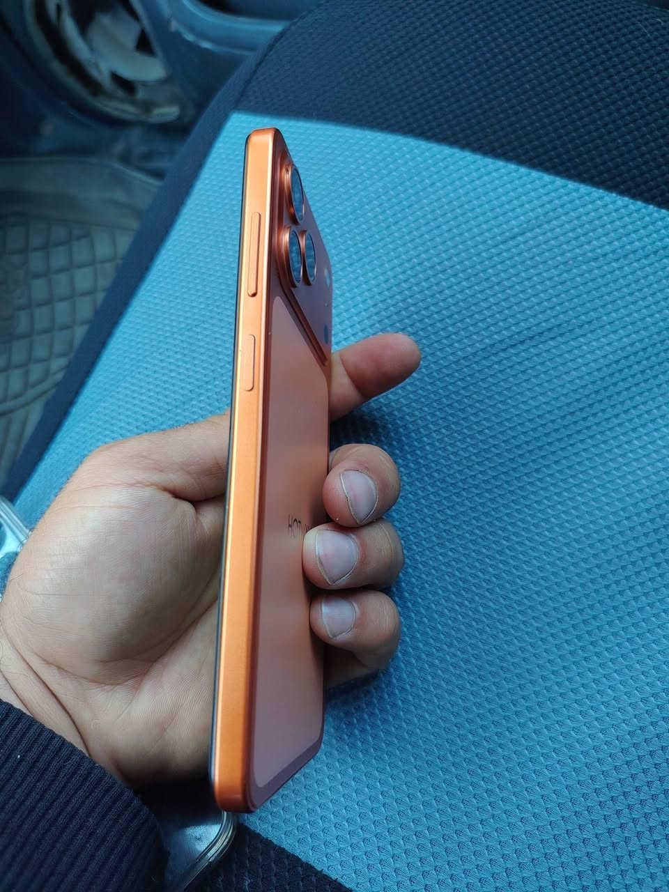 السلام عليكم موبايل للبيع هوت ١٧برو ماكس ذاكره ١٢٨ رام١٢كيكه داخليه نضام اوندرد ٩٠ أو بي مجال ***********
