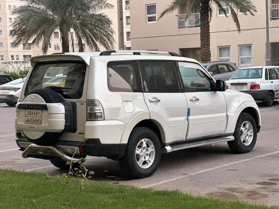 باجيرو 2009 سياره حلوه وجديده وجاهزه ماشيه 150 رقم شمالي بيها ضربه بسيطه بالجاملغ الخلفي وبيها صبغ حداديه تخم تاير كير مكينه كلها حلوه السعر 100 مع المجال مكاني ديوانيه ***********
