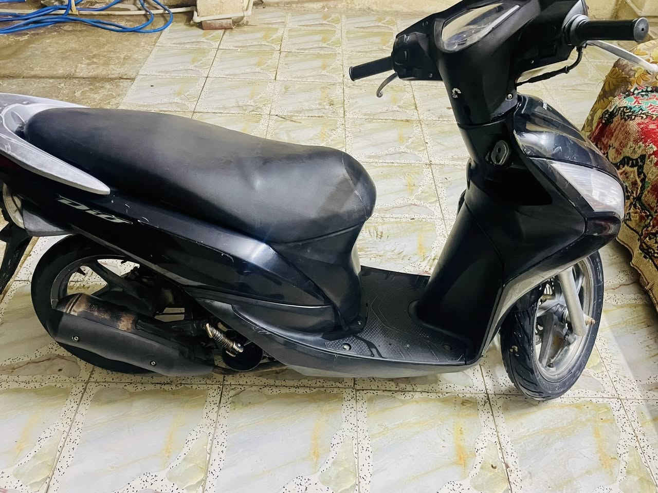 سلام عليكم دراجه ديو نضيفه كامله امكمله  نكره سلف تعال اوشوف اداريك بال سعر    السعر 550  بي مجال.   ***********
