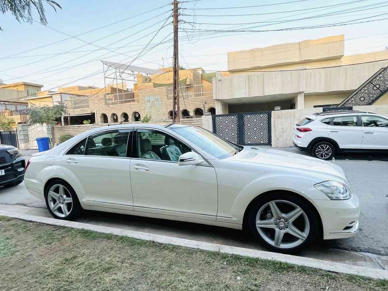 السلام عليكم .

مارسدس S class 350  ٢٠١٢ خليجي وكاله اربيل (باجگر) 
السيارة مكينه 3500 تنفس طبيعي المرغوب
السياره فول مواصفات والجناي يعرف شنو الفول 
ماشيه ١٨٠ كم والسياره بيه صبغ نص باب خلفي 
السياره جديده بمعنى الكلمه وجاهزه بدون اي نقص 
رقم اربيل باسمي 
السعر ٢٣٠ 
مكان السياره بغداد 
الرقم ***********
