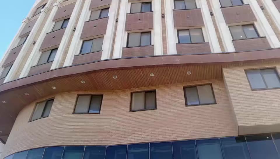 سلام عليكم مقاول أفغاني شغل درجه أولئ كادر يتكون من100نفر مستعدون لتجهيز لبنايات والمجمعات ولمانزل الصغيره مو جود كل لأجهزهه الحديثه البورسلين والمرمر والكاشي والسراميك  رقم المقاول لأفغاني محمدفولادي***********المكان نجف شغل داخل لمحافضه أو خارج لمحافضه أسعار مناسبه جدآ
