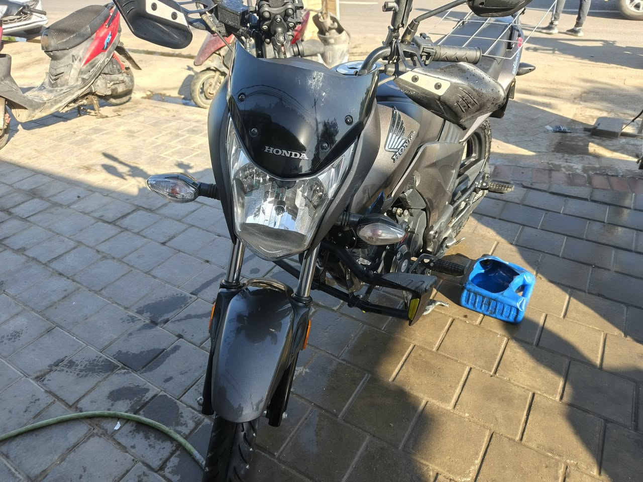 هوندا يونكورن ياباني نازله من رمبه قبل ٣ شهور ماشيه ١١ الف حقيقي وتاريخ سنويه يحكم دراجه بسمي تحويل شوكت دراجه رمبتها ٤ونص اني رايدها ب٣٨٠٠ ومتلكه هيج سعر بهيج نضافه سبب البيع احتاجيت فلوس


**إذا كنت صاحب هذا الإعلان وتريد حذفه لأي سبب، رجاءا أرسل رسالة إلى الدعم الفني**