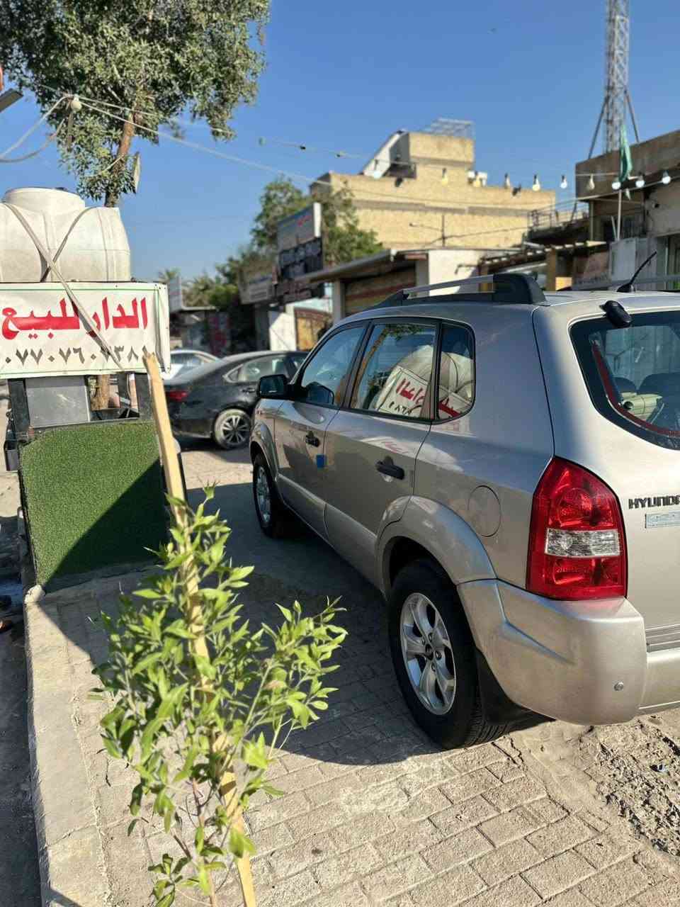 سلام عليكم 
توسان 2009 خليجي 
فول موصفات 
 محرك ٢٠٠ دوش مرغوب 
شاشة 
كامراة خلفية 
فتحه 
حساسات خلفية 
دفع رباعي 
بسمي تحويل ثاني يوم 
صدر جديد عام 
منضومه تبريد جديده 
تخم تايرات جديدة 
سيارة مال جناي  
مكاني بغداد مدينة الصدر 
***********
