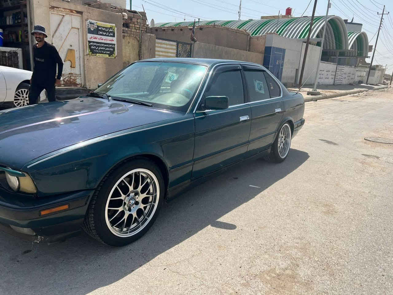 سلام عليكم بي ام موديل 91 مكفوالة من ضربة وكص سعر 50 وبية مجال والنقص بية اريفو عاطل وكير عادي ***********
