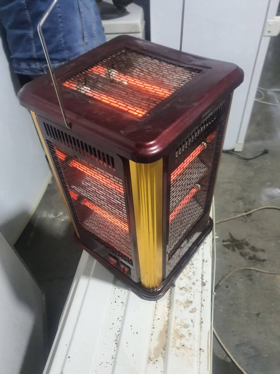 صوبه كهربائيه سعره ١٥ الف
***********
