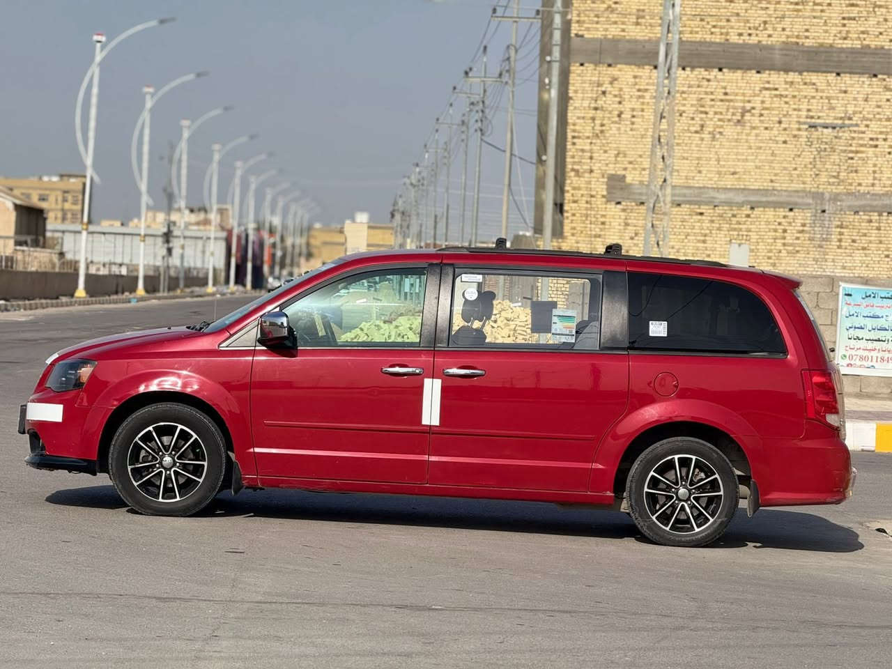 للبيع دوج كرفان مرمز 2019 مرقم قادسيه حره تحويل بسمي وارد امريكي بيهة باب مبدل فقط مواصفات السيارة شاشه كامره دوار بيبان شفط كهربائي ويل كب كروم كشنات جلد كهربائي جنطه كهربائيه 6 سلندر 7 راكب 3 قطع تبريد مكان السياره ناصريه السعر135 وبيهة مجال ***********
