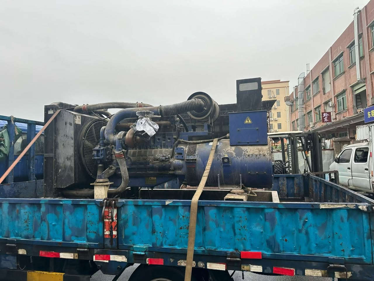 Daewoo 6cylinder
300KVA

WeChat：+86 13407766962


**إذا كنت صاحب هذا الإعلان وتريد حذفه لأي سبب، رجاءا أرسل رسالة إلى الدعم الفني**