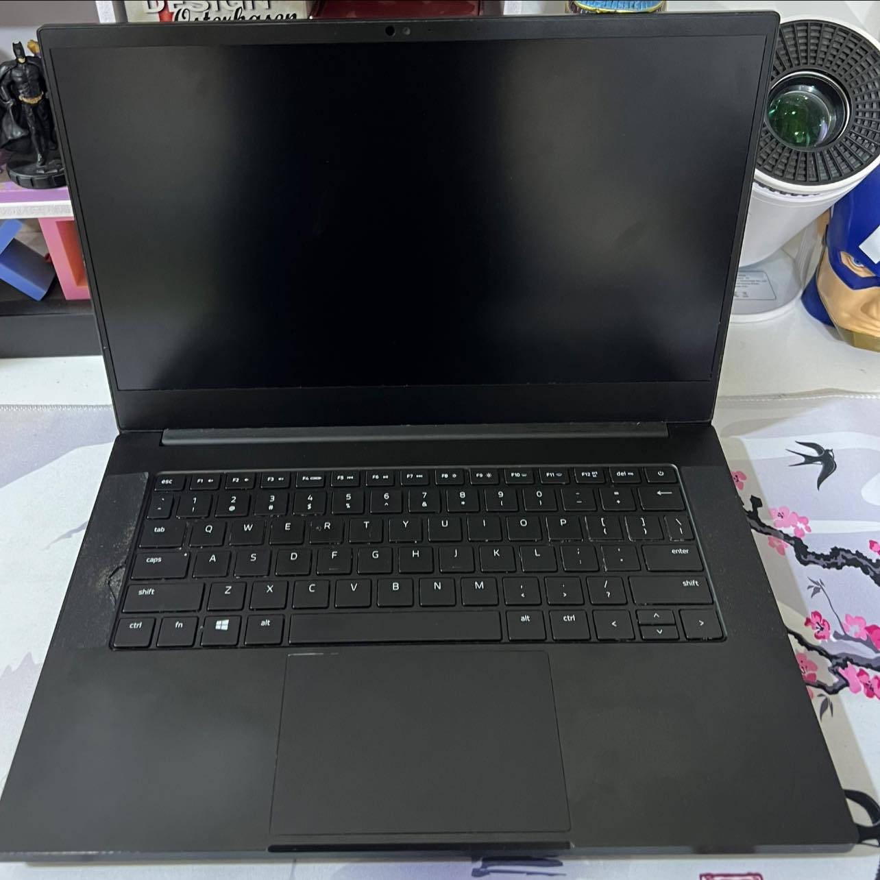 لابتوب كيمنك من Razer
Ryzen 9 5900HX
RTX 3060
RAM 16GB 3200
1TB SSD SAMSUNG

مستعمل نضيف انطيك بي ضمان 

مكاني الانبار و توصيل متوفر جميع المحافضات 

السعر 900 الف

***********
