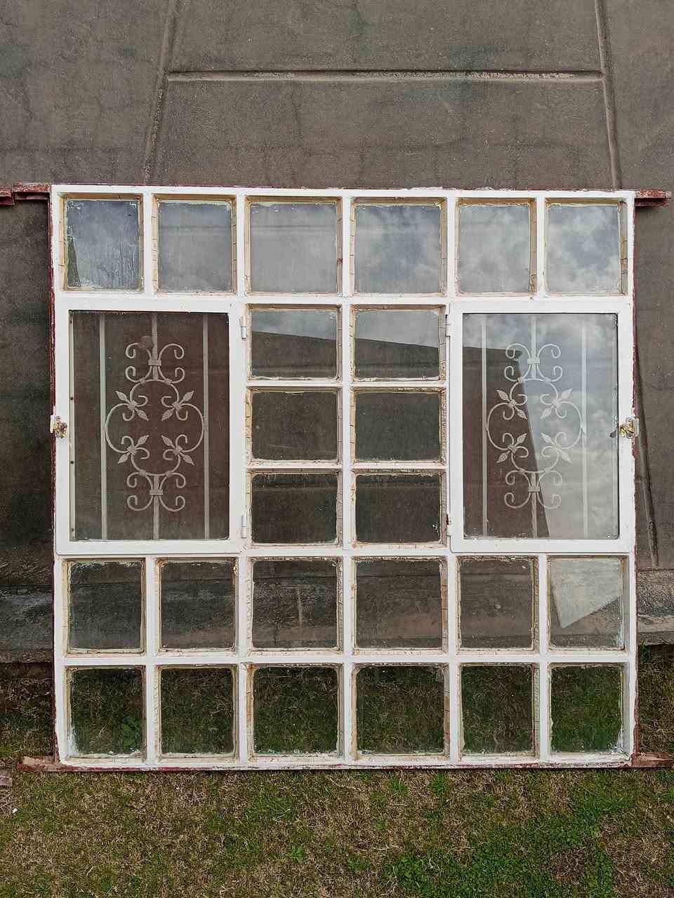 شبابيك للبيع بسعر مناسب 
***********
