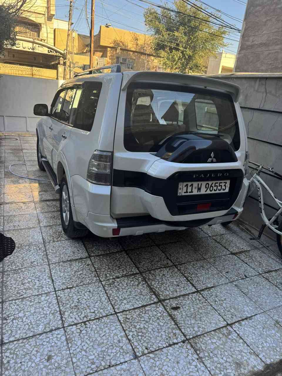 السلام عليكم 🛑🛑
سيارة باجيرو موديل 2015 ابيض صدفي✨ 
ماشيه 70 حقيقي بلاديه من الشركة ما ملعوب بيها 👍🏻
مكفوله كير و مكينه و كلشي سيارة مال بيت نضيفه باسمنا تحويل مباشر 
مكانها بغداد السيدية سعرها مناسب
للاستفسار خاص او الاتصال 
***********
