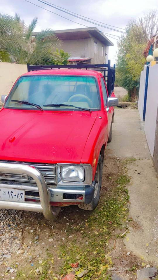 پیکاب توێتا مۆدێل 1982 سەنەوی اسلی سعری 25 گەڵاو معامەلە 
مەکینەی 3 وای   4گێڕ
بەشەرتی / مەکینە و گێڕ و ئەکسل و شانسی و تەقەو ڕەقە تیانیە تازە داگیراوە  کارەبای مەزبوتە 
سەیارەکە زۆر جایزو بێکێشەیە  
لەسلێمانیم (***********-***********) السليمانية, العراق
