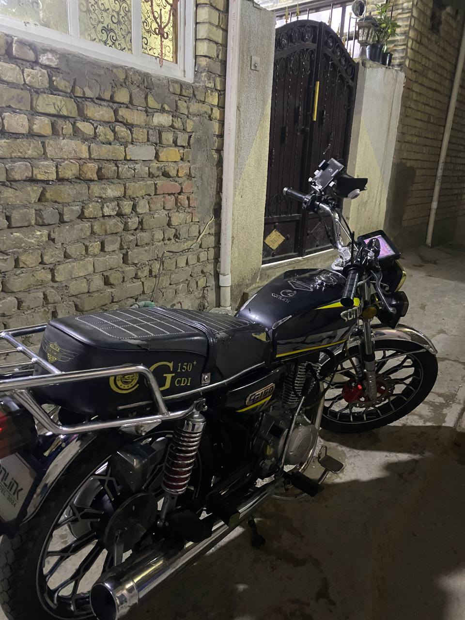 سلام عليكم دراجه سونك 5كير موديل 23محرك 150 ومكفول دراجه مكفوله كفاله عامه برغي ما مفتوح ايشي  كهربائيات كله شغاله ما عدى الدشبول رايده 750 وبيه مجال للشراي مكاني بغداد كريعات رقمي ***********
