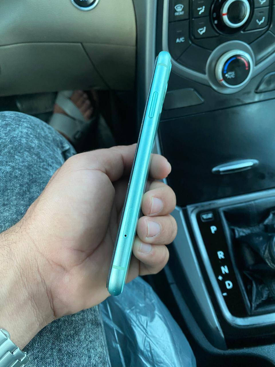 للبيع ايفون 11عادي اخو جديد مستبدل فقط بطاريه جهاز يخبل امانه كلشي مابيه بس بطارية مستبدله ***********
مكلف بل نشر ارجو عدم المراسله مكان كربلاء
