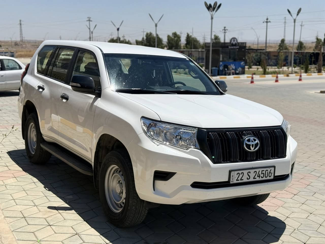 🪬﷽🪬
تويوتا برادو : -٢٠٢٣- محرك كاز ديزل ⛽️+ سوبر ٤ بستن
مواصفات عادي . بصمه ، كشن سايق كهربا ١دكم ، شاشه ، كاميره ، دبل اسبير ، ٣مقعد - ٧راكب .
رقم و سنوي جديد و بسمي رقم اربيل دولي فحص و هزه جديد
تخم تاير بلادي جديد و سيرفس كله سوا بل شركة ساس 
كير عادي و ٧قير 🛫✈️ شرط ٢٠٠
بصمتين + كاعيات بلادي موجود 📦
ماشي ٤٥ الف حقيقي ⚖️
مكفوله كفاله عامه دعامي ل دعامي 🧷 جكه ابره بشرط سياره جديد بمعنا كلمة 🪬
مكان : كركوك 
رقم الهاتف 📞 : *********** 
سعر : ٣٤٥ ورقه و بي شويه مجال للطيبين 💸
