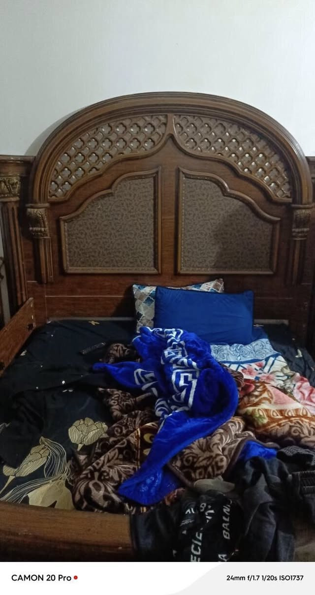 سلام عليكم غرفه نوم للبيع كامله هيه وملحقاتهه
***********
