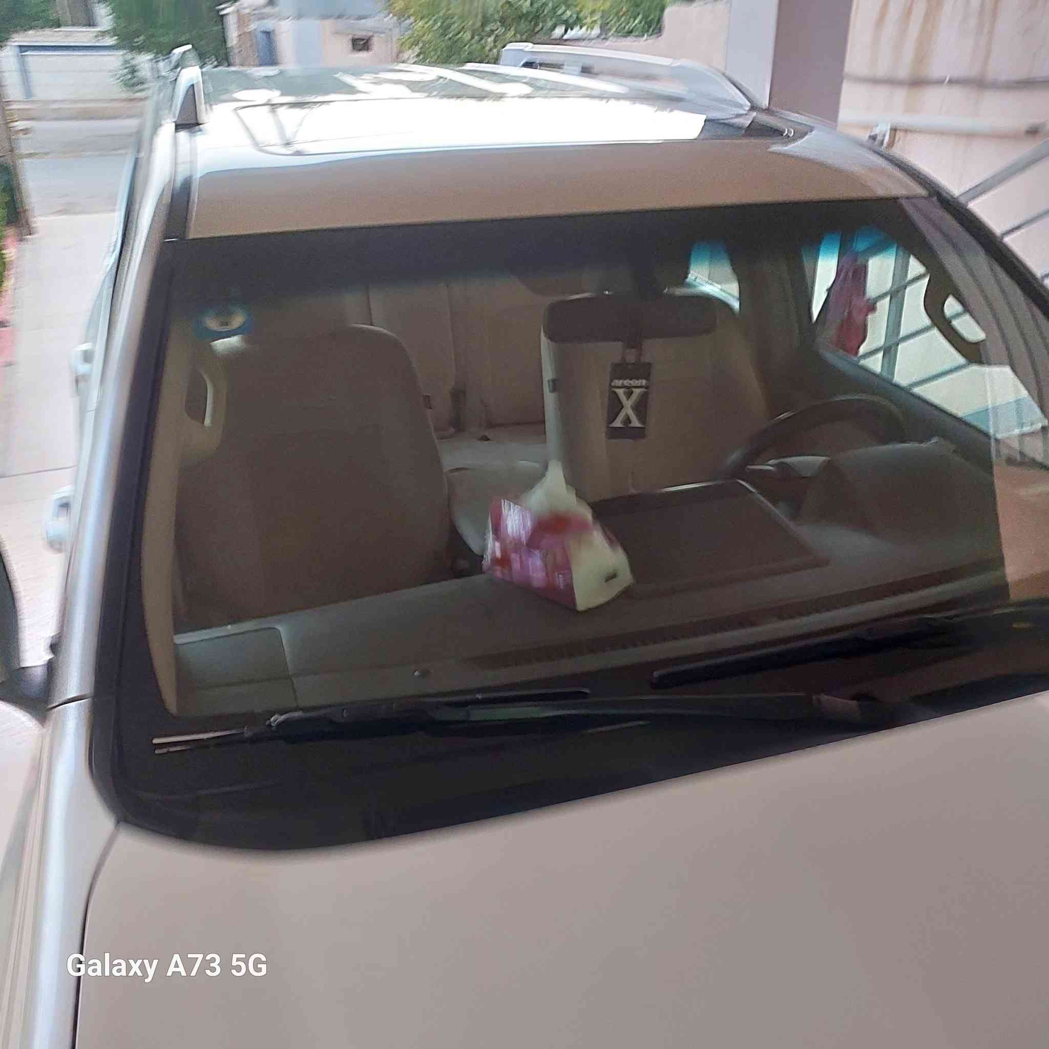 السلام عليكم
برادو 2020 TXS فول
دبل تانكي 
سلايت
ماشيه 84 الف كيلو 
دفع رباعي
كشن جلد كهرباء
مري شفط
بدون اي صبغ ولا بارد 
بس ماشر الباب الصدر براغيه مفتوحه بس
وضربه مال حصوه ب بنيدر
والسونار ويه الصور كفاله عامه اي سونار تريد تفحص
السعر 400. الف  دولار
بيه مجال قليل
ت ***********
