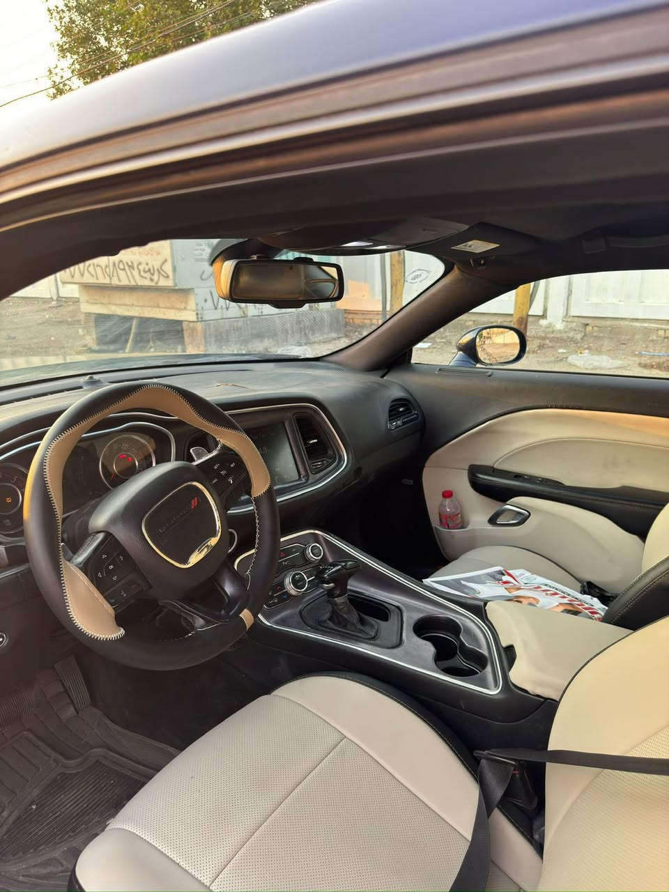 سلام عليكم جالنجر sxt  2016  بغداد لون نيلي  حادثه سرقه وقطع مبدله نفس لون بدون صبغ بدون ضربه بيه طخات بسيطه
ماشيه 91   دوشمه جديد  مكينه وكير وتبريد مكفوله وخير من الله سياره كامله
مكانهة زيونه 714 
تايرات جديد سعر 145 ورقه رقم هاتف ***********
