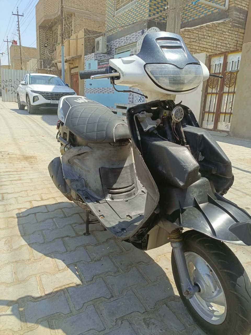 فراشه للبيع حاويه جديده كله شغال مكينه مامفتوحه سعر 400 مكاني نجف حي الانصار اتصال ***********
