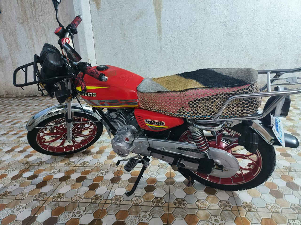 سلام عليكم دراجه سيڤان للبيع مناقصه كلشي ع وضع البلادي موديل 2024 كهربايات محرك مكينه  كل شرط السعر 750 بي مجال لشراي!!!!!!!  *********** ال استفسار فقط ع رقم قضاء الدور
