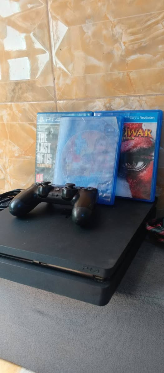 سلام عليكم ورحمه الله وبركاته بلايستيشن ٤ اصدار ٢٠٢٢  وتخزينه512 وياه ثلاث اقراص
God of war lll
The last of us l
Grand 5
وياه يده اصليه وحده 
واكو جوستكين عطلانه اذا تحب تأخذهم وتضيف على سعر 10
وياه واير hd اصلي 
واير شحن اصلي 
واير تشغيل 
السعر 325 وبي مجال 
العنوان البصرة  حي الاصدقاء.  الثالثه قرب حسينية حوراء الزيني 
للتواصل ***********
