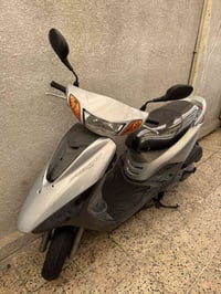 بريز كابريتر دراجه جديده حاويه تشغيل جديدمو مال شارع مكفوله كفاله عامه...