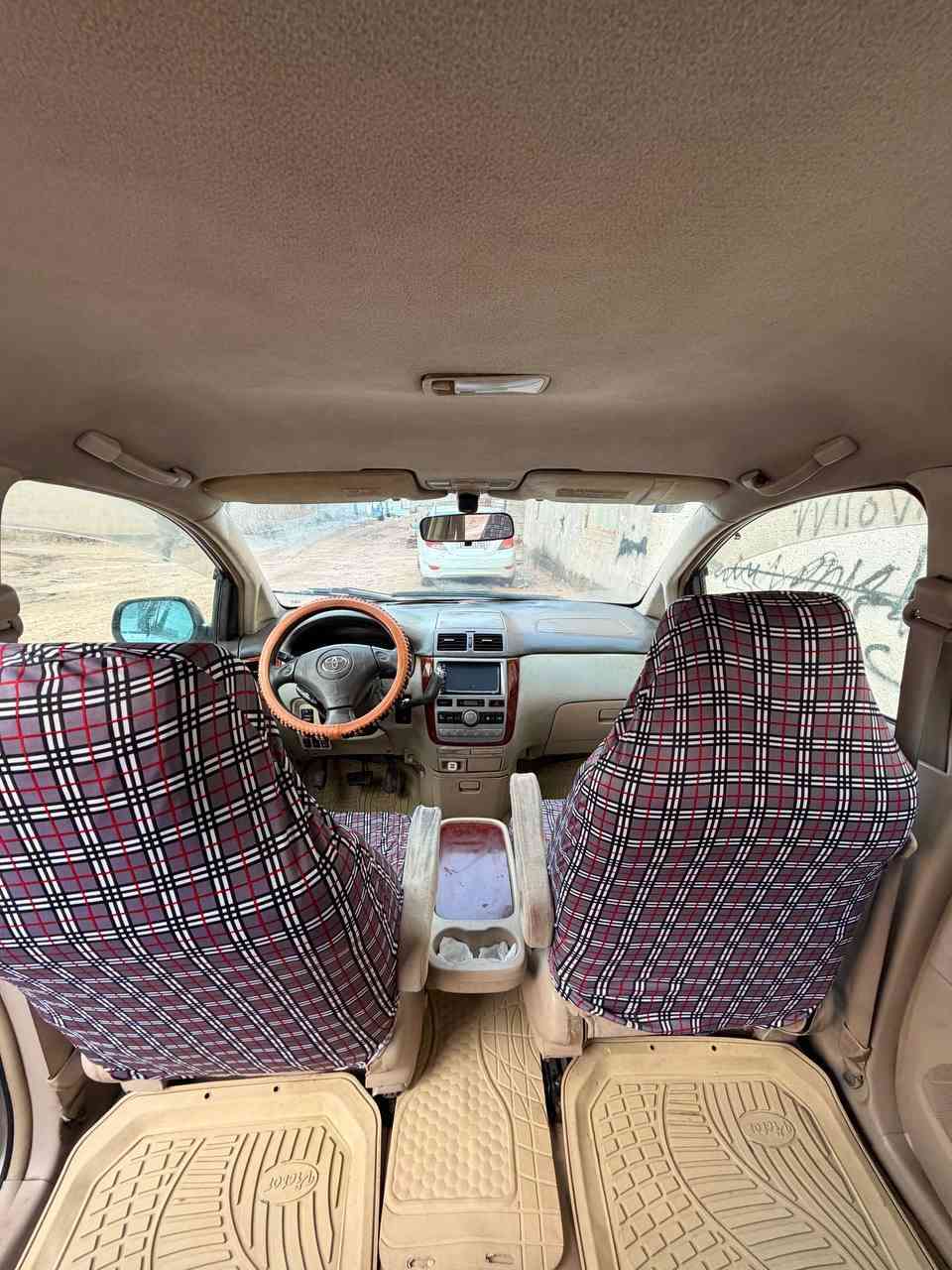 السلام عليكم ابصم موديل ٢٠٠٩ مسجل اصولي مسجل اصولي بأسمي تحويل ثاني يوم  سياره محرك مكفول  جديد من ورشه نمور وعندي وصل بيه  هوى والكير خذيتهن ٢ جدد كير مالته ينمر ٣ نمر و٤ يعلك تبريد ٣ قطع ثلج بيه صبغ بجاملغ وباب البنيد ودعاميه الأماميه تايرات جديده سياره مدوشمه ارضييته وتلبيسه للمقاعد كلهن حداديه توه نافضه قبل سبوعين كامله وصولاته موجوده مكاني البصره _ابو الخصيب _محيله هذا رقمس *********** _السعر ١١٢ وبيه مجال لطيبين
