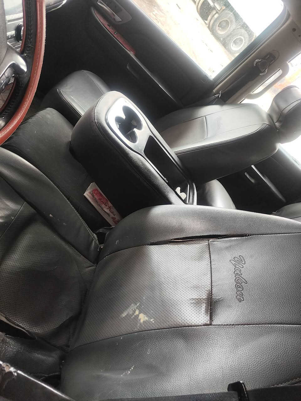 يوكن طويلة ادوات موديل 2007 مكفولة من الكص والسرقة والعشائر  السيارة كير محرك حدادية كلة مضبوط تخم تاير دواخل حلوة السيارة نقصهه غاز تبريد وصبغهه طافي مصبوغة تغيير لون ابيع كوم حديد هلموجود تجي تفحص وتشوف بعينك السعر قفل قفل 38 مكانهه نجف بيع فقط بدون مراوس


**إذا كنت صاحب هذا الإعلان وتريد حذفه لأي سبب، رجاءا أرسل رسالة إلى الدعم الفني**