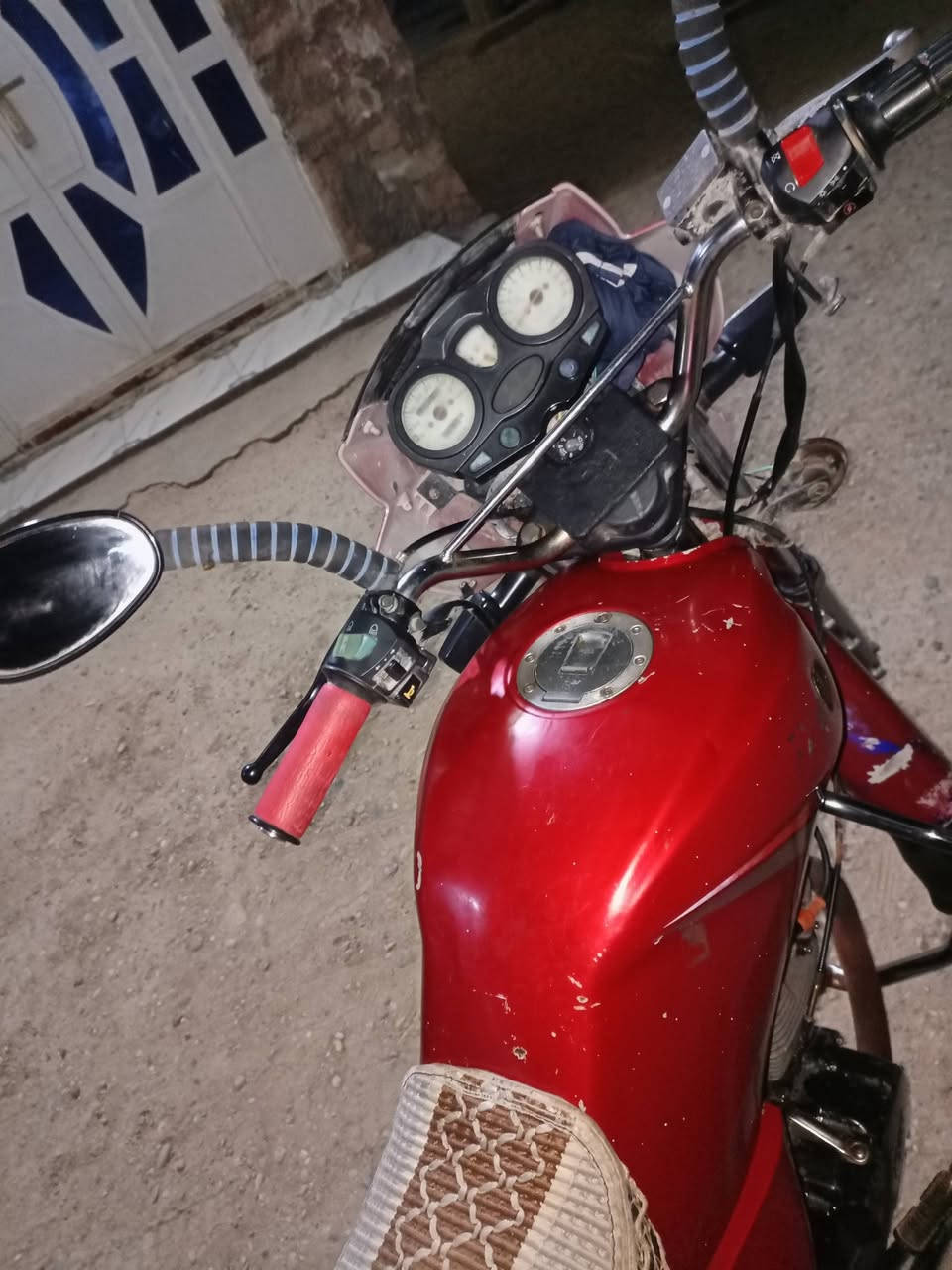 سايم للبيع موديل 2013 بدون اوراق سعر 550بي مجال رمادي الجزيرة ***********
