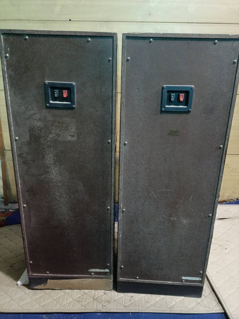 للبيع 
سماعات رويال 
ارتفاع 80 سنتم.عرض30 سنتم 
50 واط.. نظافه مثل ما موضح بالصور 
ع البلاد 
للاستفسار (***********) متواجد واتساب ماسنجر يوجد توصيل 
السعر مراسله الصفحه
