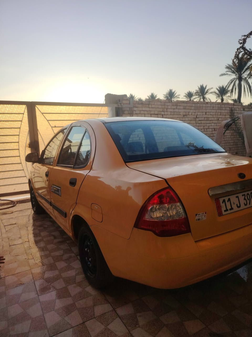 سلام عليكم طيبه البيع موديل 2015سياره حلوه مكينه جديده كير جديد سياره عارضها ٣٨  هيئه مصفره بيها صبغ خشم بنيد  رقم دولي مكاني جزيره سياحيه فحامه ***********
